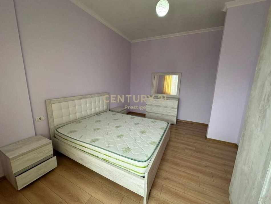 Tirane, jap me qera apartament 2+1+Ballkon Kati 10, 90 m² 500 € (Rruga Fuat Toptani)