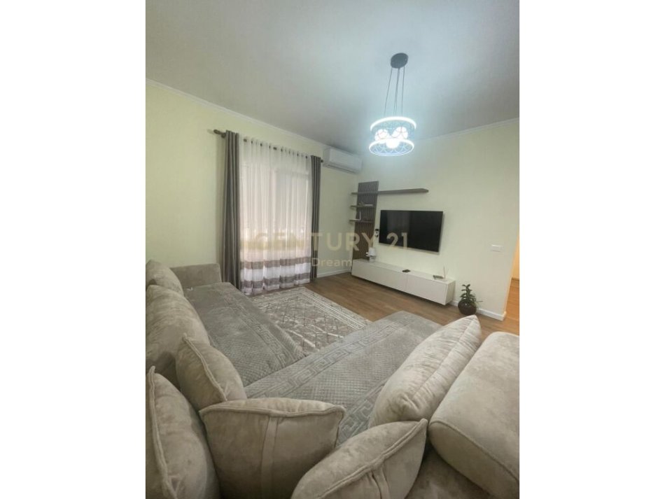Tirane, shitet apartament 1+1 Kati 3, 72 m² 120,000 € (sitki cico xhamlliku)