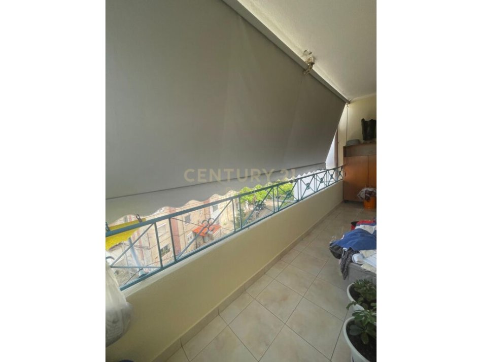 Tirane, shitet apartament 1+1 Kati 3, 72 m² 120,000 € (sitki cico xhamlliku)