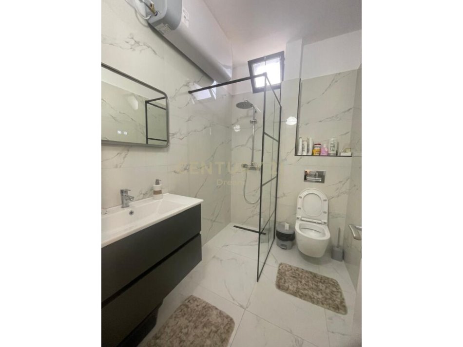Tirane, shitet apartament 1+1 Kati 3, 72 m² 120,000 € (sitki cico xhamlliku)