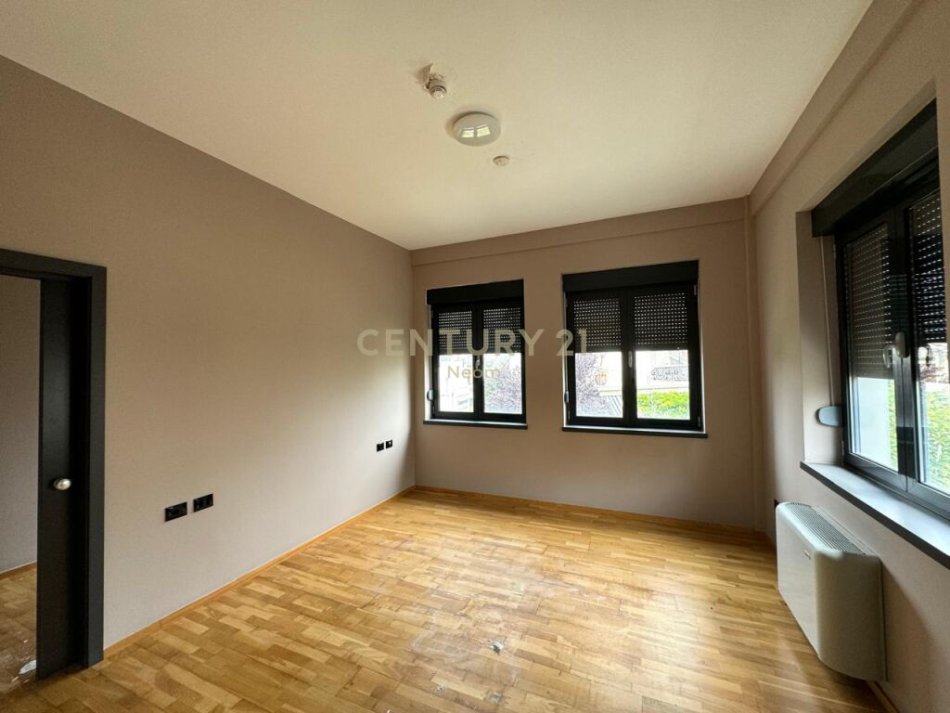 Shitet Vile ne Rezidencen Akacia Hills!Neom92889