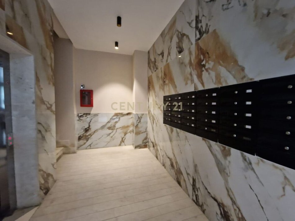 SHITET APARTAMENT 1+1 TE REZIDENCA TURDIU TE ISH FUSHA AVIACIONIT! Neom93811