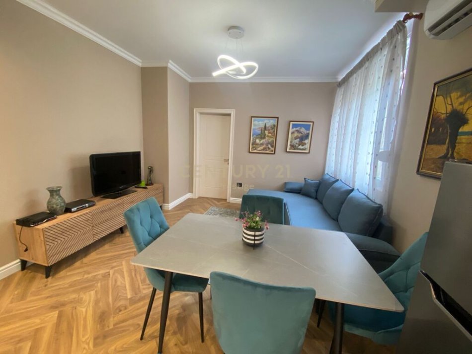 Tirane, jepet me qera apartament Kati 5, 67 m² 600 € 