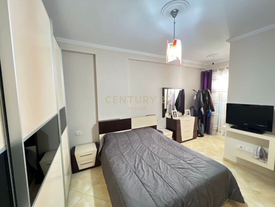 Tirane, shitet apartament 2+1 Kati 2, 100 m² 137.000 € (Yzberisht)