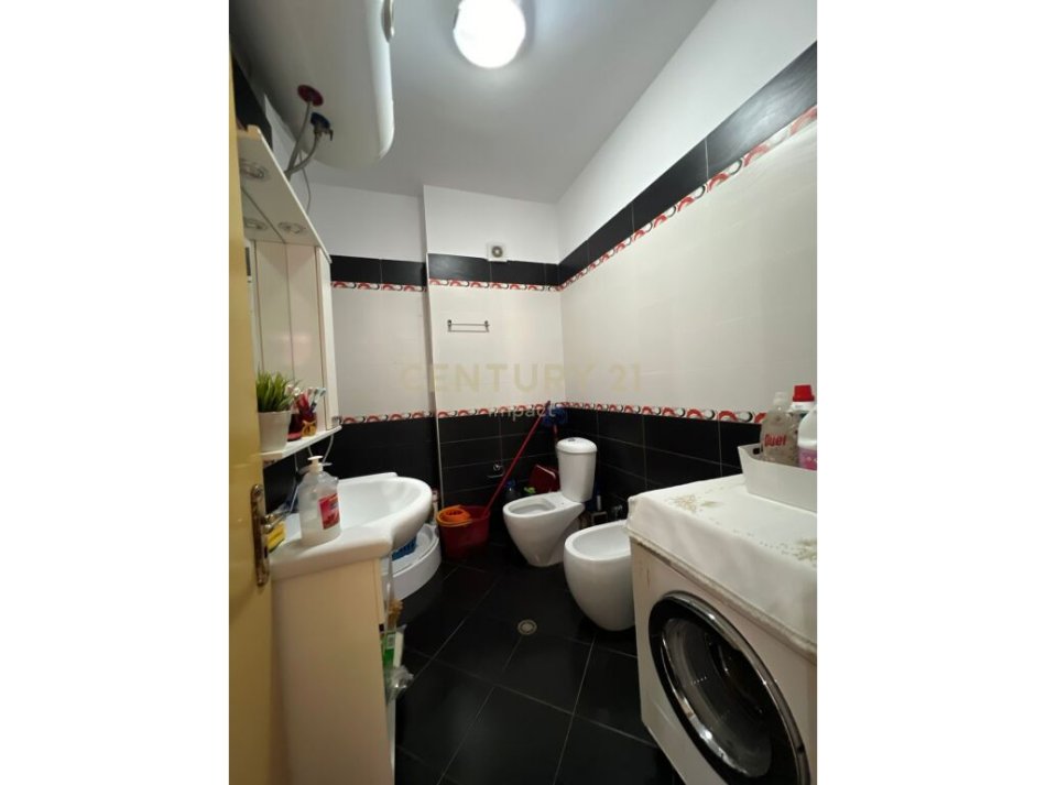 Tirane, shitet apartament 2+1+Ballkon Kati 2, 100 m² 137,000 € 