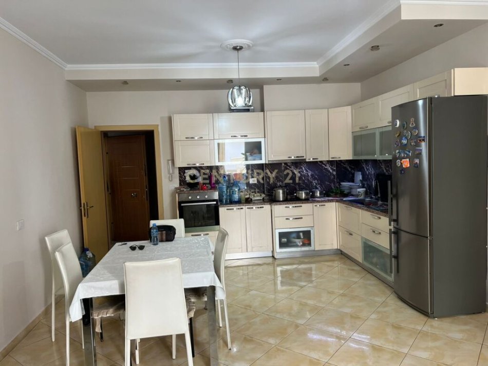 Tirane, shitet apartament 2+1 Kati 2, 100 m² 137.000 € (Yzberisht)