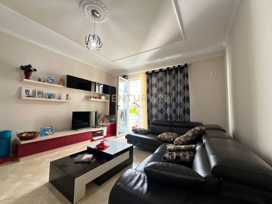 Tirane, shitet apartament 2+1 Kati 2, 100 m² 137.000 € (Yzberisht)