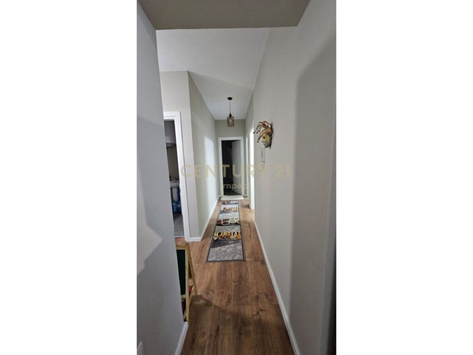 Shqiperi, shitet apartament 2+1 Kati 3, 156.000 m² 156.000 € (Ish fusha e Aviacionit)