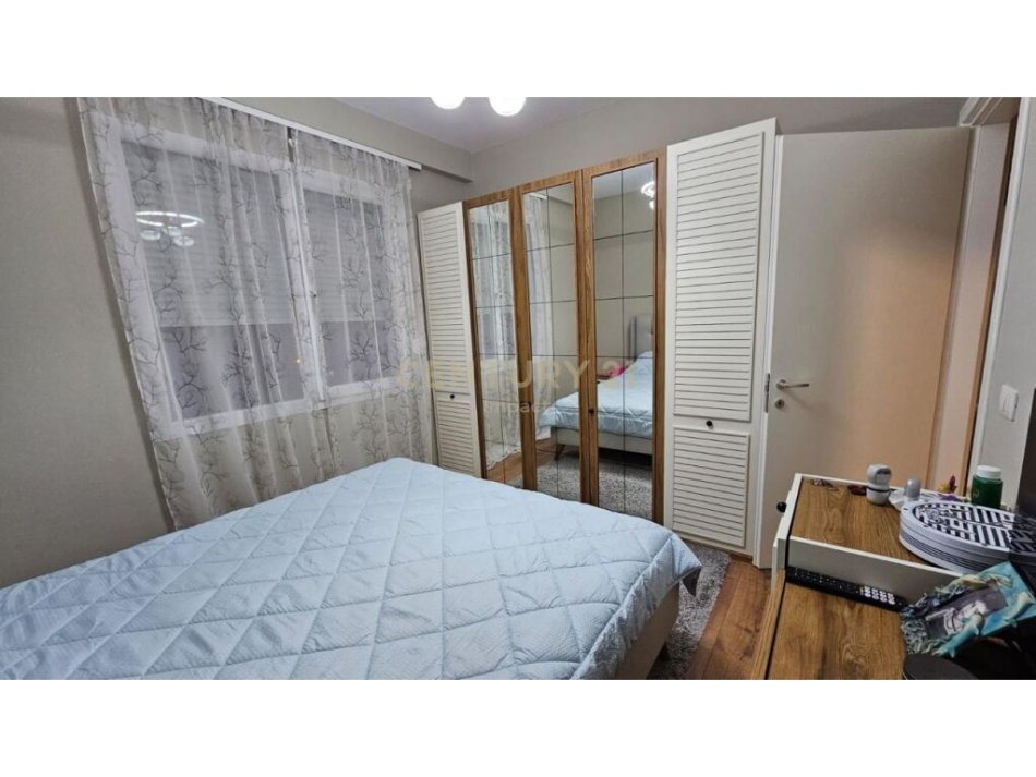 Shqiperi, shitet apartament 2+1 Kati 3, 156.000 m² 156.000 € (Ish fusha e Aviacionit)