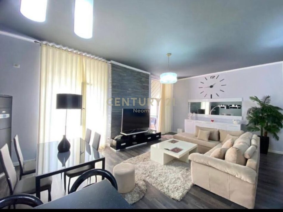 Tirane, jepet me qera apartament 2+1 Kati 1, 147 m² 700 € (Eduard Mano Tirana, Albania)