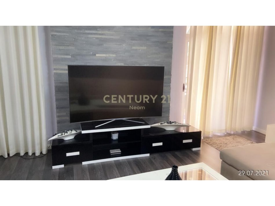 Tirane, jepet me qera apartament 2+1 Kati 1, 147 m² 700 € (Eduard Mano Tirana, Albania)
