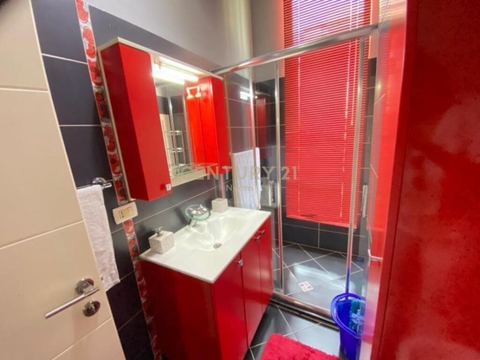 Tirane, jepet me qera apartament 2+1 Kati 1, 147 m² 700 € (Eduard Mano Tirana, Albania)