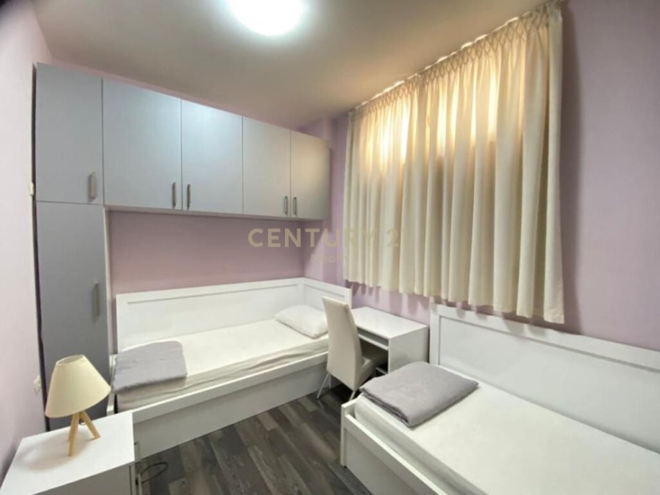 Tirane, jepet me qera apartament 2+1 Kati 1, 147 m² 700 € (Eduard Mano Tirana, Albania)