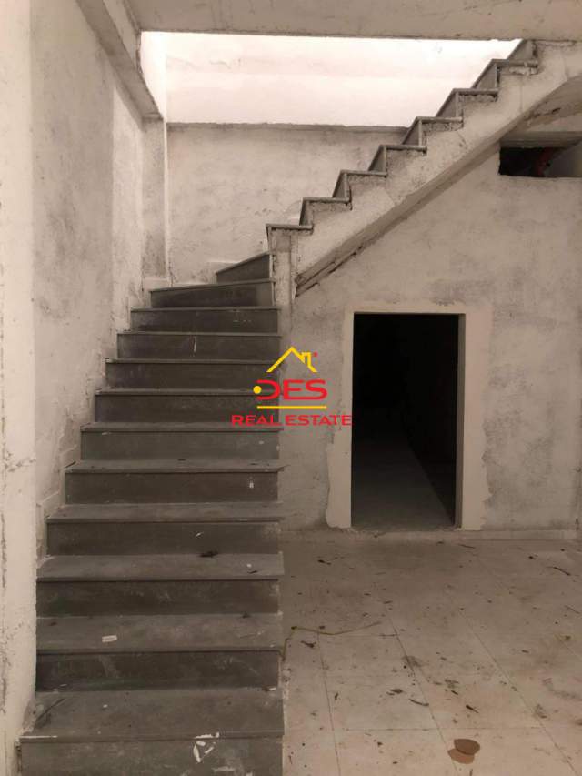 DYQAN+GARAZH NË SHITJE, PRANË BAR FACE(Skelë)