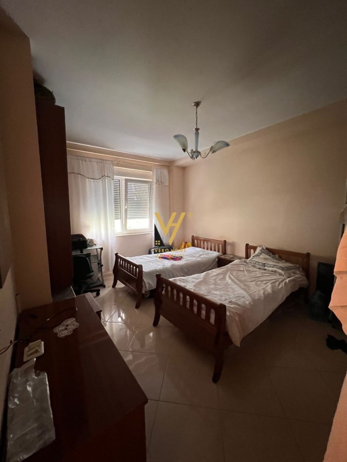 Tirane, shitet apartament 2+1+Ballkon Kati 3, 115 m² 195.000 € (LIQENI I THATE)