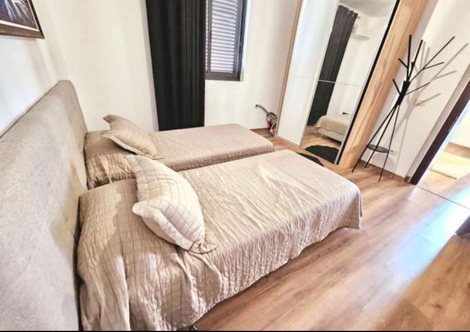Tirane, jepet me qera apartament 2+1 Kati 1, 105 m² 700 € (Toptani)