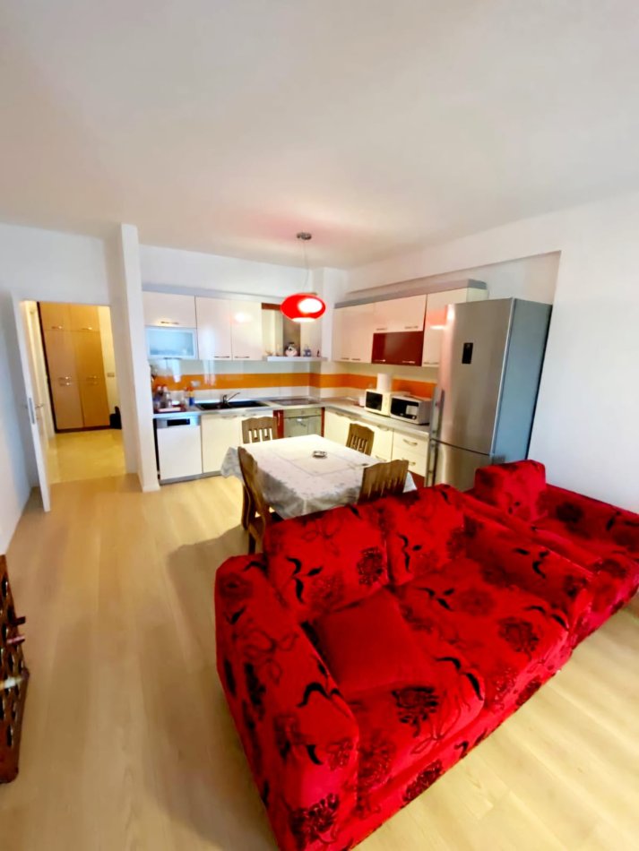 Tirane, jepet me qera apartament 2+1+Aneks+Ballkon Kati 5, 121 m² 600 € (rruga siri kodra)