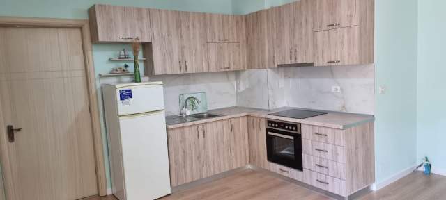 Tirane, jepet me qera apartament 2+1+BLK Kati 4, 89 m² 350 Euro (Fresk)