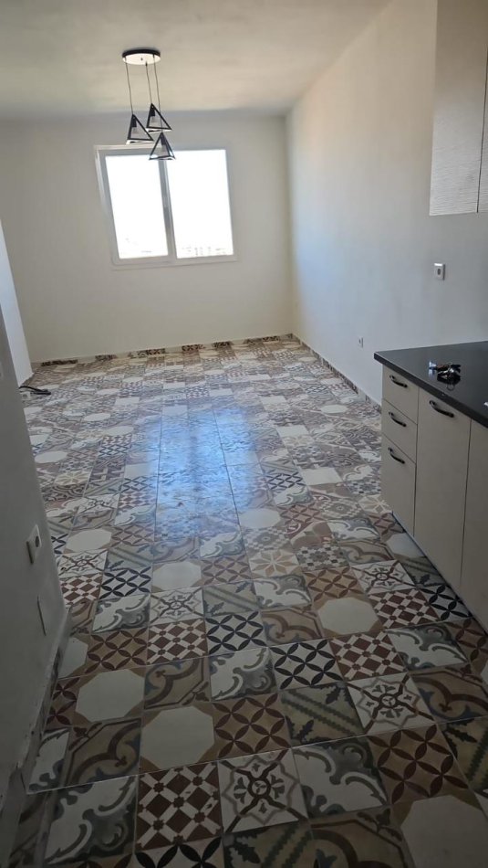 Tirane, jepet me qera apartament 1+1 Kati 2, 70 m² 350 € (Yzberisht)