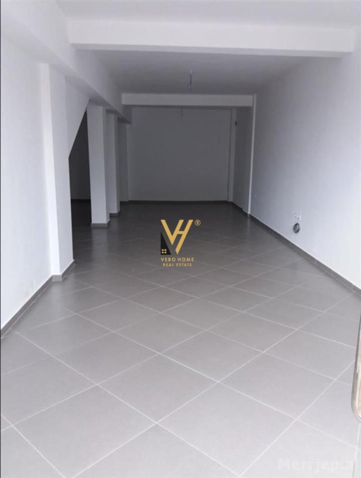 Tirane, shitet dyqan Kati 0, 100 m² 160.000 € (KODRA E DIELLIT)
