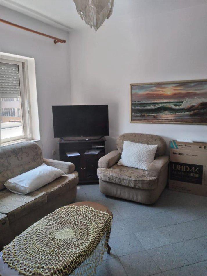 Tirane, jepet me qera apartament 2+1 Kati 5, 100 m² 400 € (Rruga e Durresit)