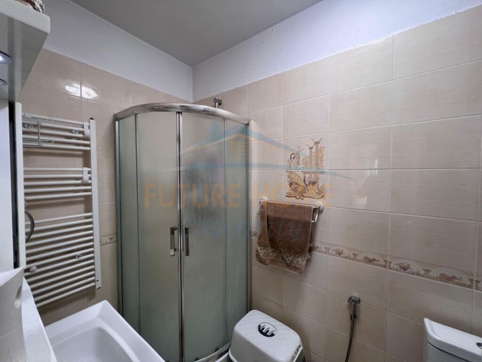 Shqiperi, shitet apartament 2+1+Ballkon Kati 4, 95 m² 170.000 € (RRUGA E KAVAJES)