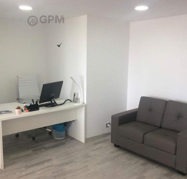 Tirane, jepet me qera zyre Kati 10, 100 m² 1.300 Euro ne Qender