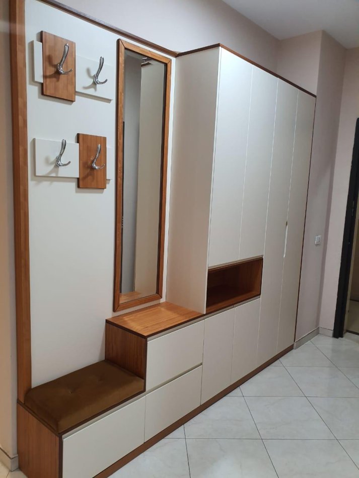 Tirane, jepet me qera apartament 2+1+Ballkon Kati 4, 110 m² 550 € (Rruga e Kavajes , prane hotel Hillton , prane delijorgjit)