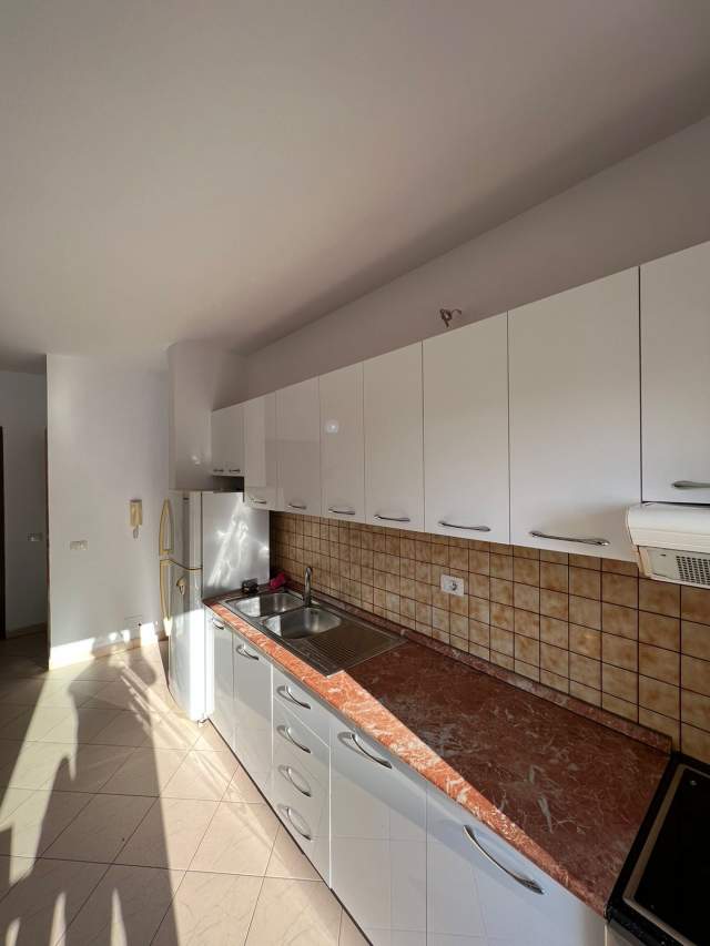 Tirane, jepet me qera apartament 1+1+BLK Kati 7, 60 m² 50.000 Leke (rruga e Kosovareve)