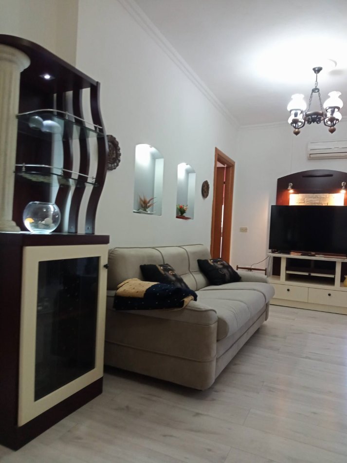 Tirane, jepet me qera apartament 2+1 Kati 9, 80 m² 599 € (Komuna e parisit)