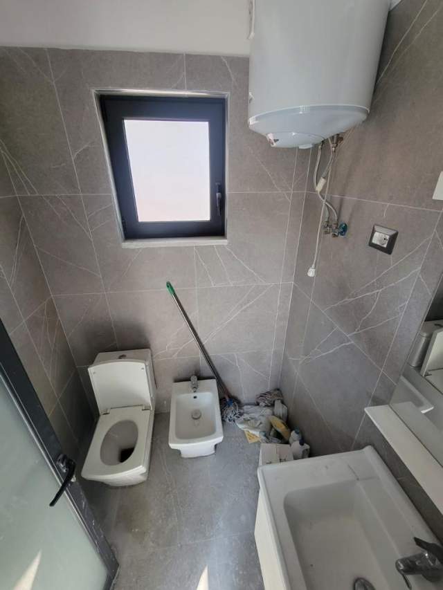 Tirane, jepet me qera ambjent biznesi Kati 0, 300 m² 2.200 Euro (Misto Mame)