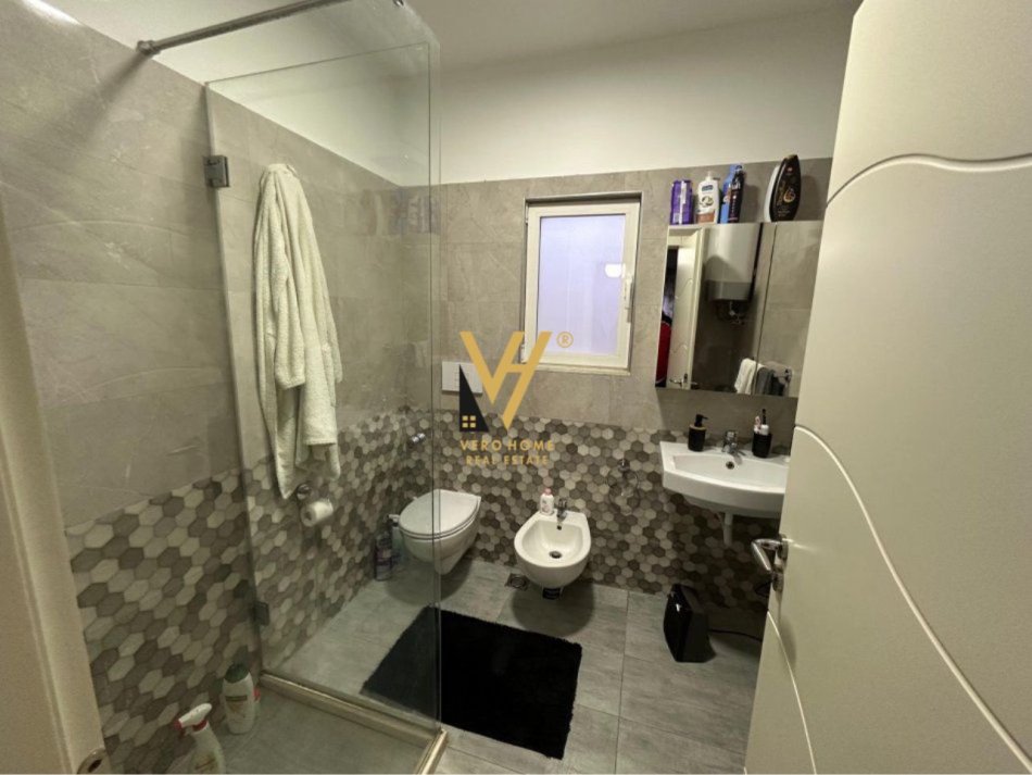 Tirane, shitet apartament 3+1+Ballkon Kati 2, 98 m² 140.000 € (DON BOSKO)