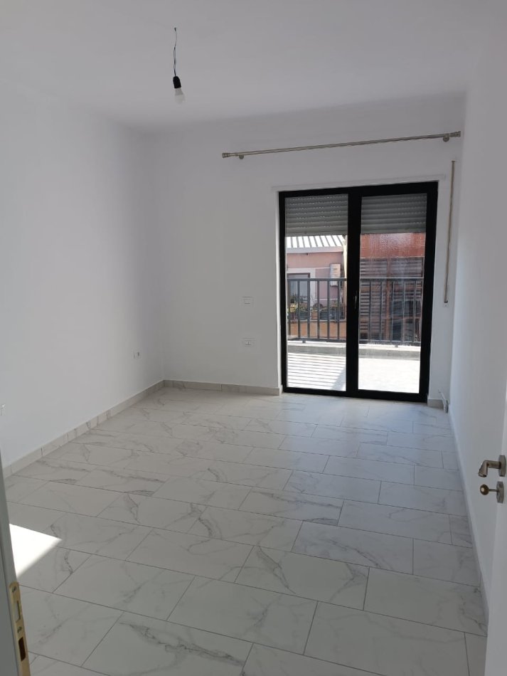 Tirane, jepet me qera apartament 2+1 Kati 5, 90 m² 550 € (Selvia)