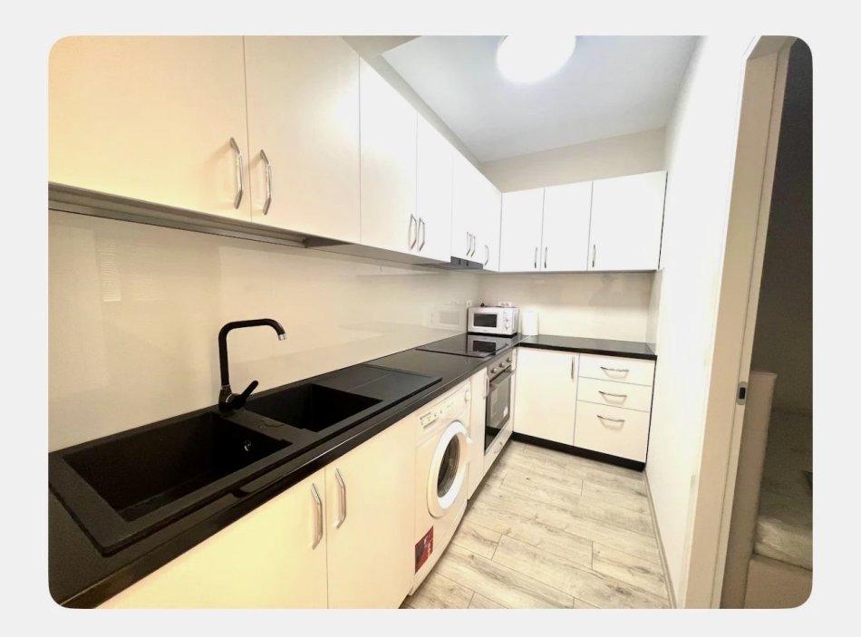 Tirane, shitet apartament 1+1+Aneks+Ballkon Kati 2, 54 m² 135.000 € (Pazari i Ri afer Optika Roma)