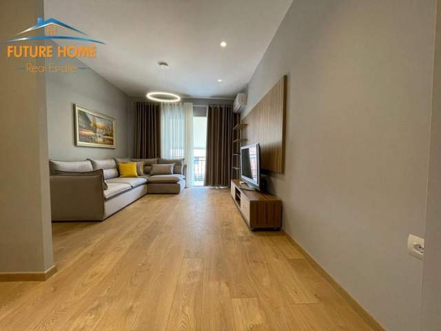 Tirane, jap me qera apartament 2+1+BLK Kati 10, 90 m² 550 Euro (Komuna e Parisit)