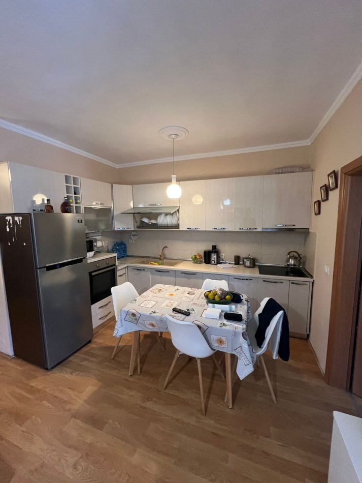 Tirane, shitet apartament 1+1+Ballkon Kati 16, 66 m² 155.000 € (qender)