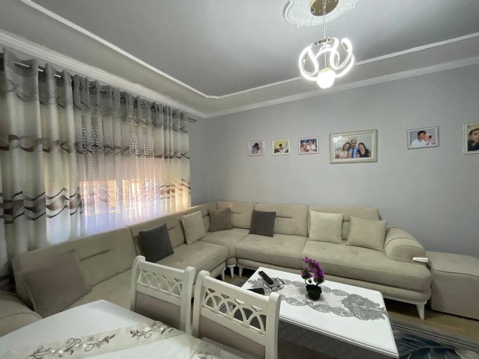 Tirane, shitet apartament 2+1 Kati 5, 71 m² 107.000 € (Porcelan)