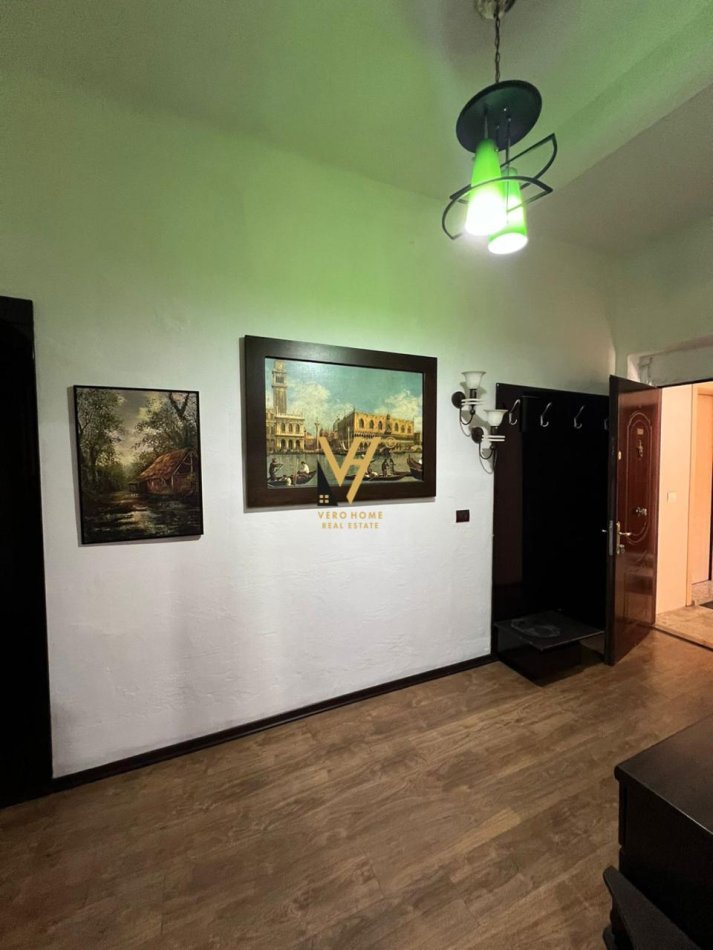 Tirane, jepet me qera apartament 2+1+Aneks+Ballkon Kati 2, 105 m² 600 € (STADIUMI DINAMO)