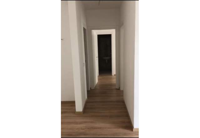 Tirane, jepet me qera ambjent biznesi 88 m² 500 Euro