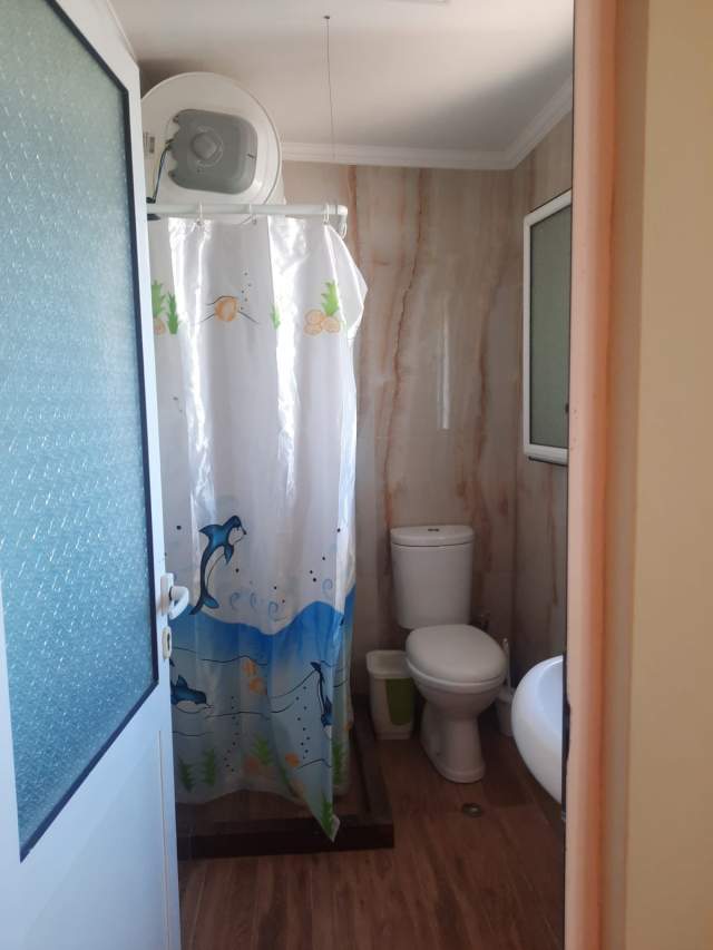 Tirane, jepet me qera Vile 1+1+BLK Kati 3, 65 m² 30.000 Leke (Kodra e Priftit)