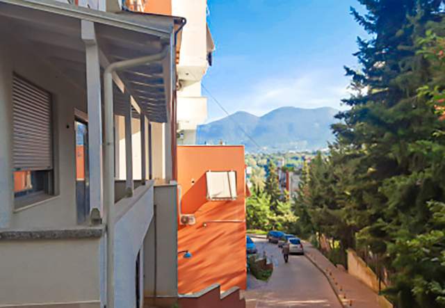 Tirane, shitet apartament 130 m² 160.000 Euro