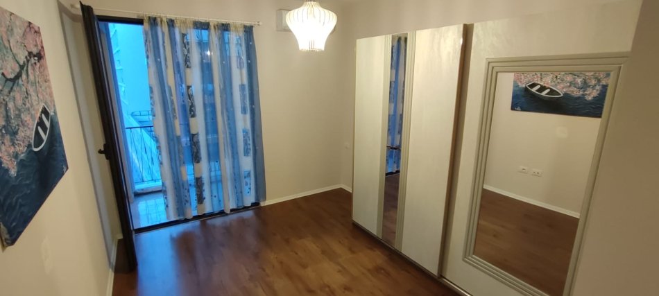 Tirane, jepet me qera apartament 1+1 Kati 5, 100 m² 600 € 