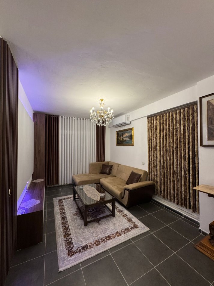 Tirane, jap me qera apartament 2+1 Kati 8, 100 m² 600 € (Astir)