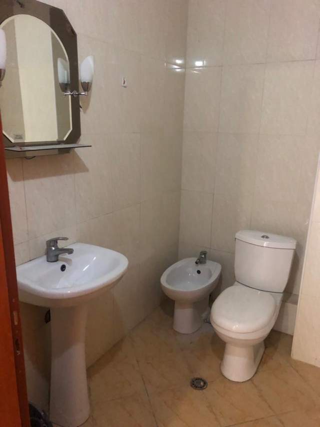 Tirane, jepet me qera apartament 2+1 Kati 2, 100 m² 35.000 Leke (prane Alpha Bank)