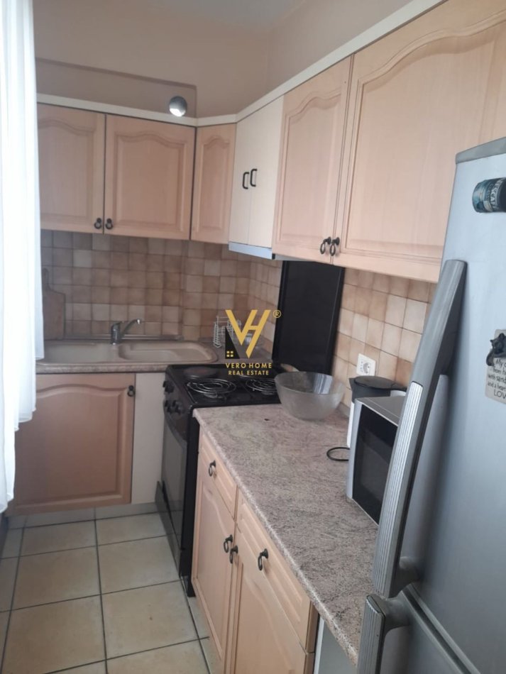 Tirane, jepet me qera apartament 3+1+Ballkon Kati 6, 110 m² 700 € (VASIL SHANTO)