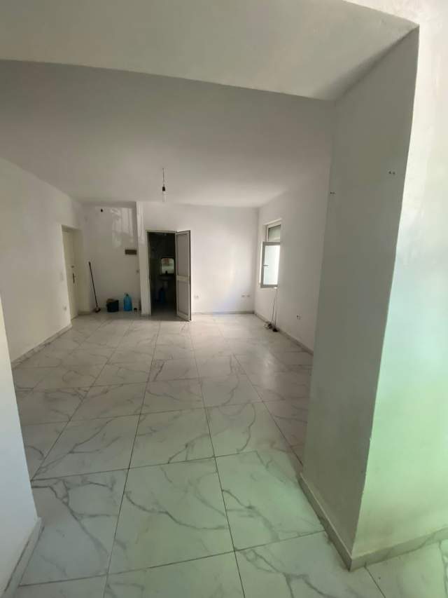 Tirane, jepet me qera ambjent biznesi Kati 0, 40 m² 25.000 Leke (Ali Demi Tirane)