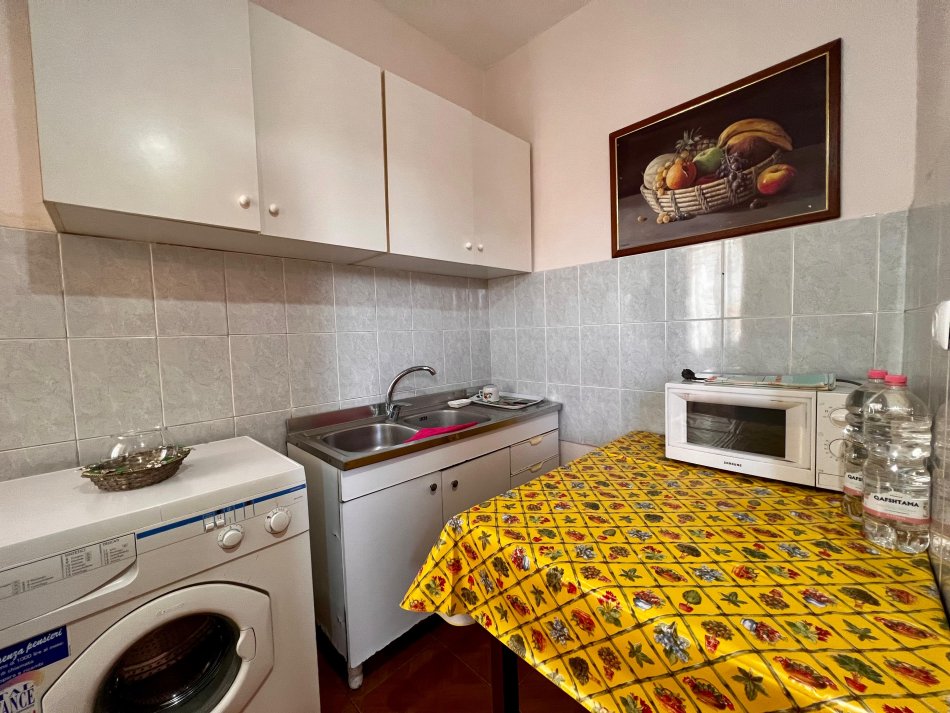 Tirane, jepet me qera apartament 2+1+Ballkon Kati 4, 80 m² 500 € (Shkolla e Kuqe)