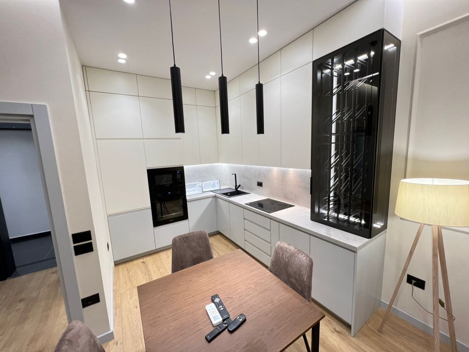 Tirane, jepet me qera apartament 1+1 Kati 4, 70 m² 900 € (rruga e kavajes)