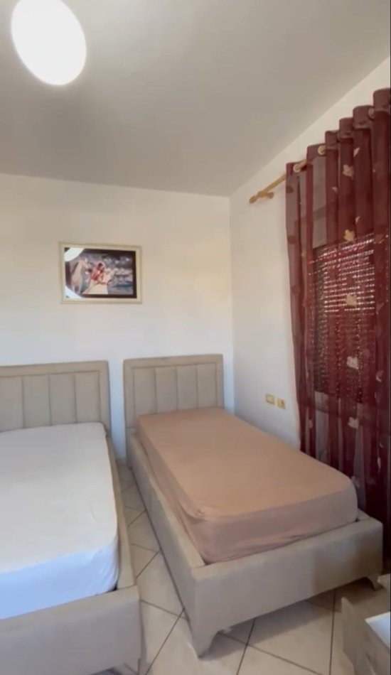 Tirane, jepet me qera shtepi 1+1+Ballkon Kati 2, 65 m² 320 € (Laprake , rruga andon frasheri)