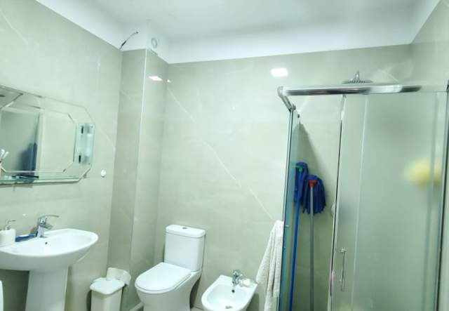 Tirane, shitet apartament 130 m² 195.000 Euro
